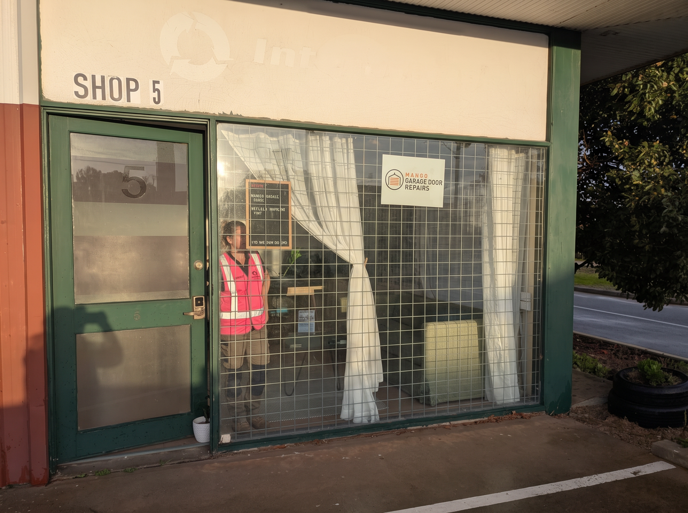 60sqm warehouse / workshop space, Beverley in Beverley